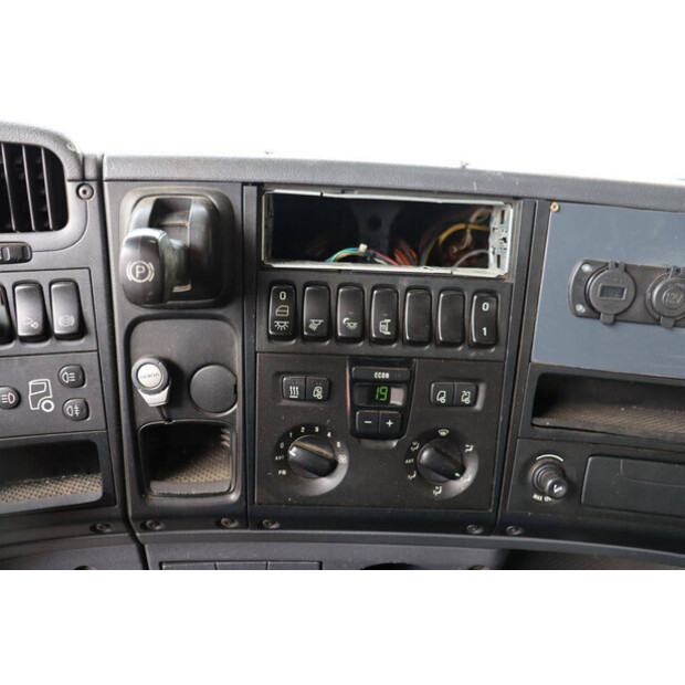 2006 Scania LA6X4/A28-48213921