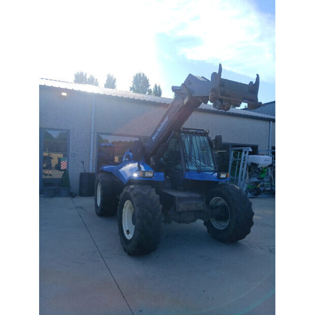 2004 New Holland LM425-48215752