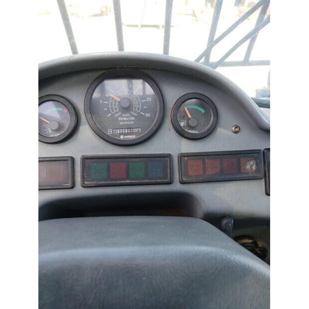 2004 New Holland LM425-48215754