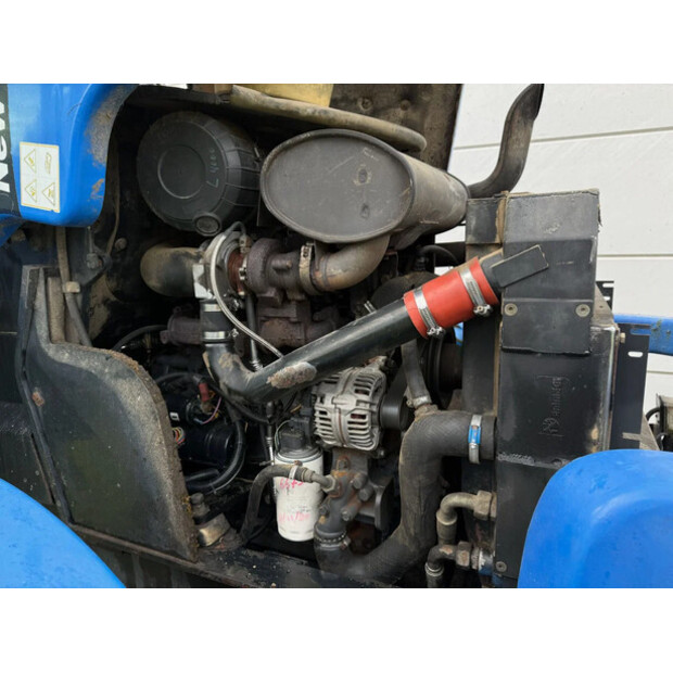 2004 New Holland LM425-48215761
