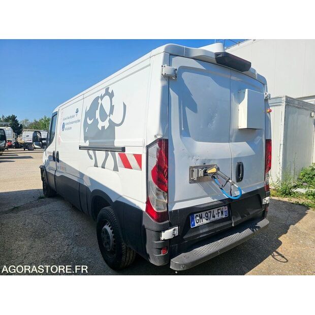 2023 Iveco 35S14N-48228227