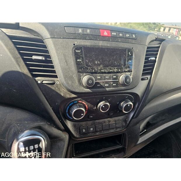 2023 Iveco 35S14N-48228238