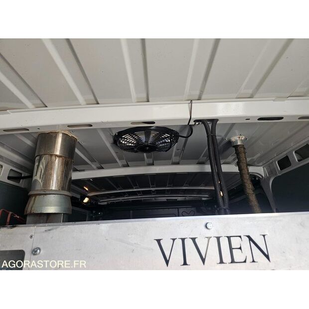 2023 Iveco 35S14N-48228245