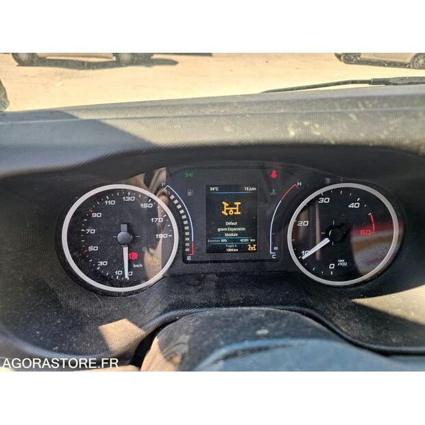 2023 Iveco 35S14N-48228271