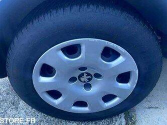 2017-peugeot-partner-1468309-48228706