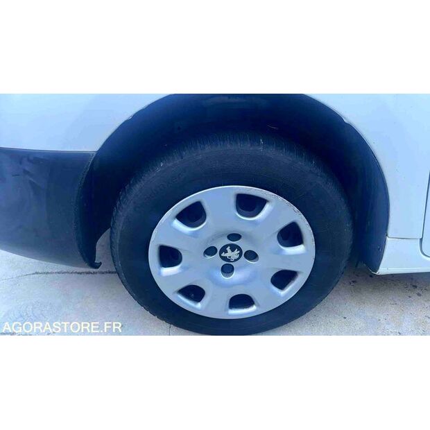 2017 Peugeot PARTNER-48228712