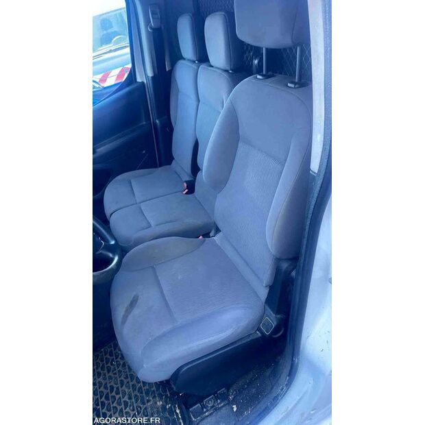 2017 Peugeot PARTNER-48228722