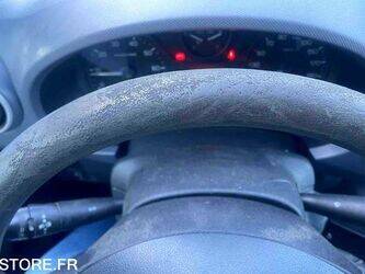 2017-peugeot-partner-1468309-48228730