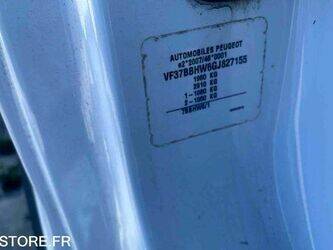 2017-peugeot-partner-1468309-48228742