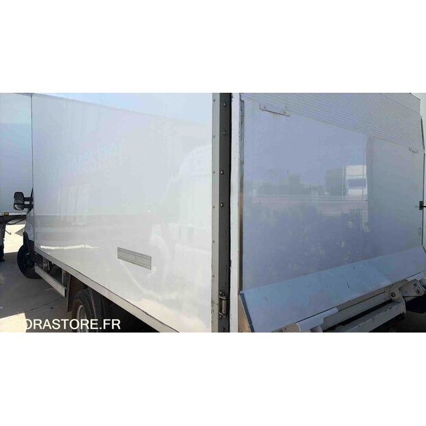 2017 Iveco 35-140-48229052