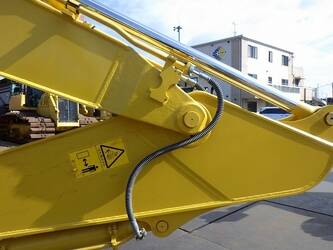 2024-komatsu-pc200-11-48229595