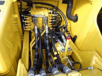 2024-komatsu-pc200-11-48229602