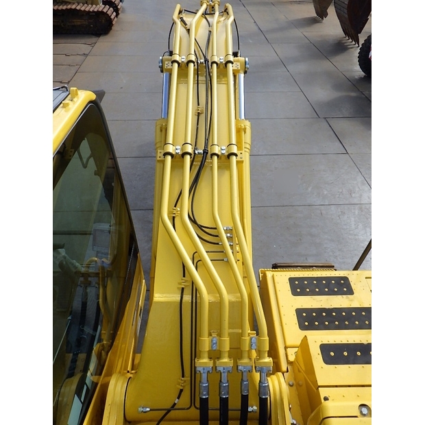 2024 Komatsu PC200-11-48229606