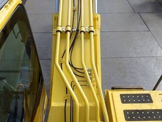 2024-komatsu-pc200-11-48229606