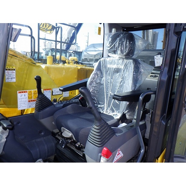 2024 Komatsu PC200-11-48229625