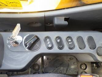 2024-komatsu-pc200-11-48229632