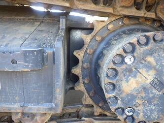 2024-komatsu-pc200-11-48229665