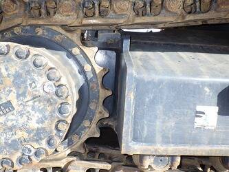 2024-komatsu-pc200-11-48229672