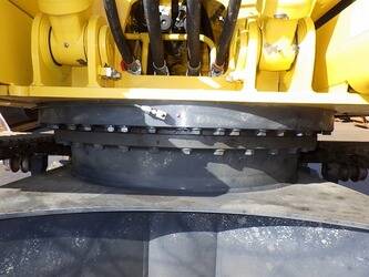 2024-komatsu-pc200-11-48229677