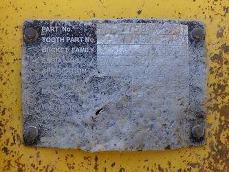 2024-komatsu-pc200-11-48229685