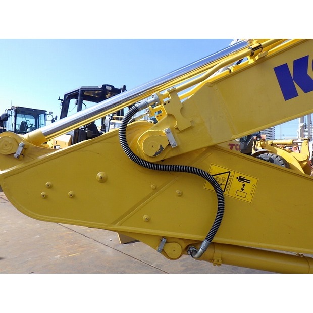 2024 Komatsu PC200-11-48229695