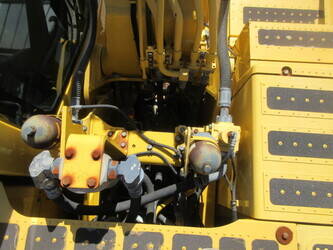 2019-komatsu-pc210-11-48230057