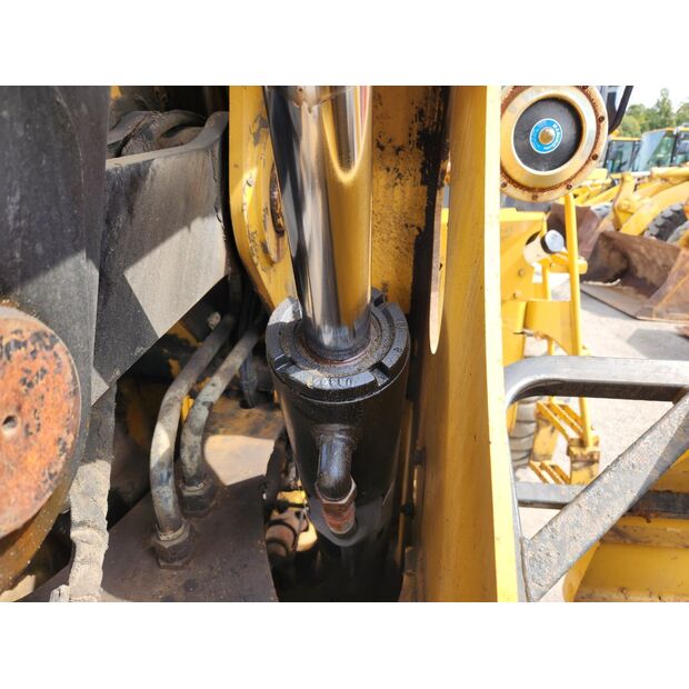 2011 Caterpillar 930H-48232083