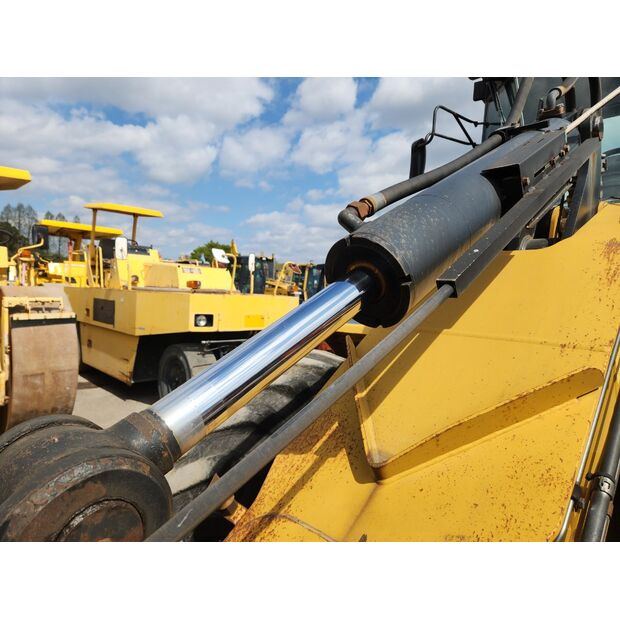 2011 Caterpillar 930H-48232084