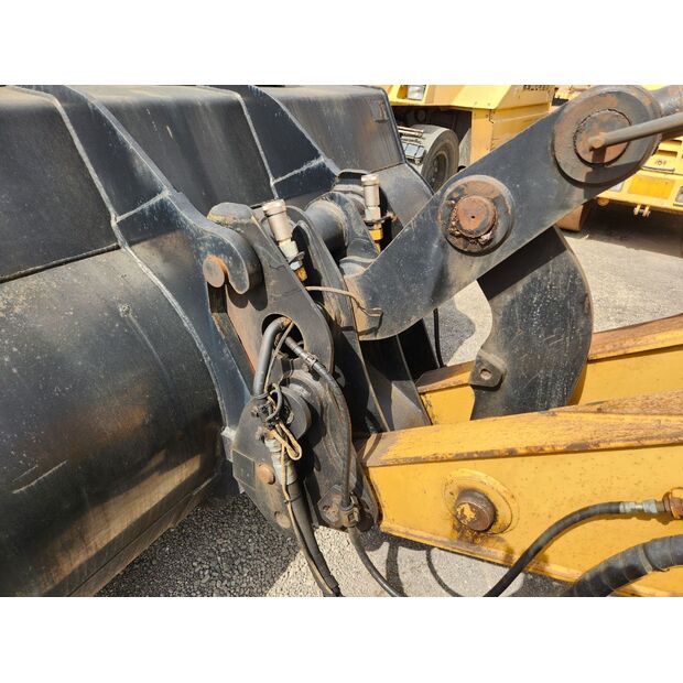 2011 Caterpillar 930H-48232086