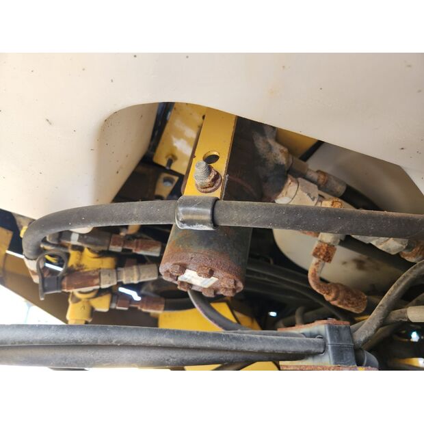 2011 Caterpillar 930H-48232166