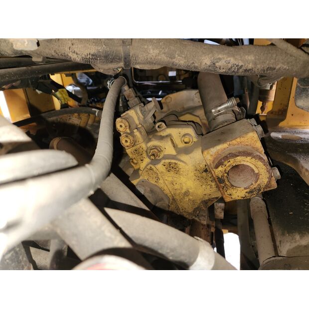 2011 Caterpillar 930H-48232172