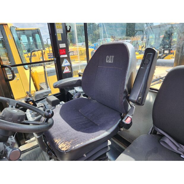 2011 Caterpillar 930H-48232179