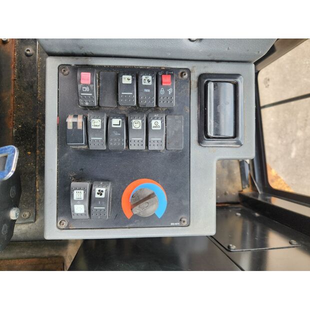 2011 Caterpillar 930H-48232190