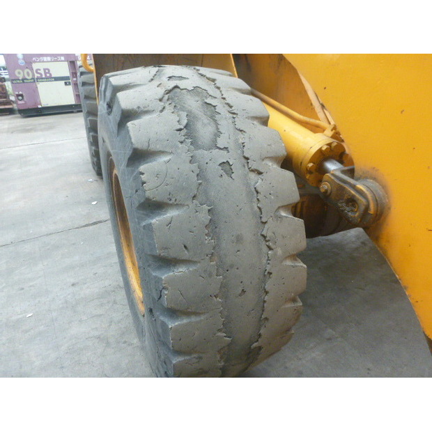 1998 TCM L32-48232804