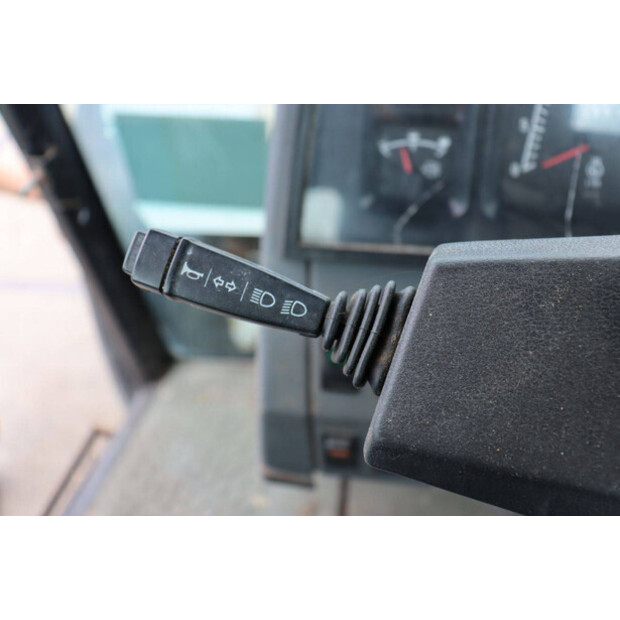 1995 Ford 6640-48235002