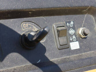 2003-john-deere-gator-6x4-48235318