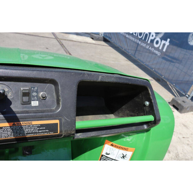 2003 JOHN DEERE Gator 6x4-48235320