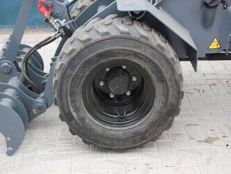 2020-giant-g2500hd-1468991-48235741