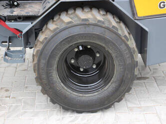 2020-giant-g2500hd-1468991-48235742