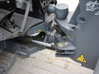 2020-giant-g2500hd-1468991-48235743