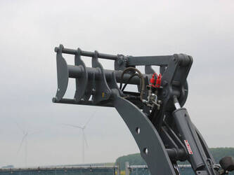 2020-giant-g2500hd-1468991-48235758