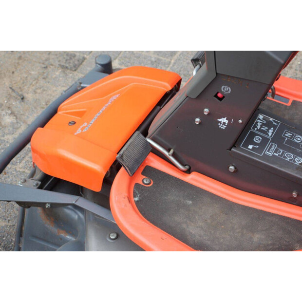 2014 Husqvarna R 418Ts AWD-48236056