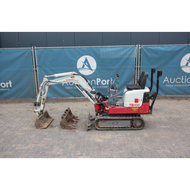 2006 تاكوتشي TB108-48236155