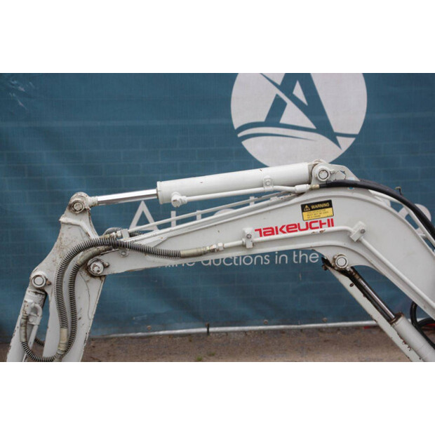 2006 تاكوتشي TB108-48236164