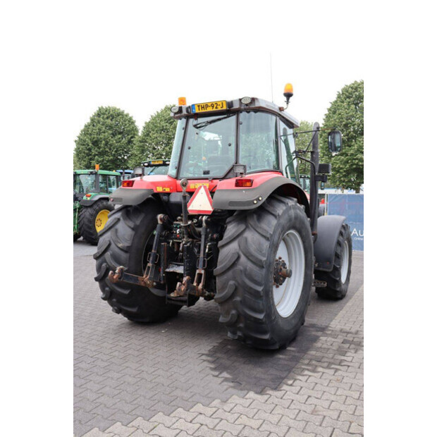 2001 Massey Ferguson 8220-48237218
