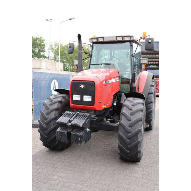 2001 Massey Ferguson 8220-48237222