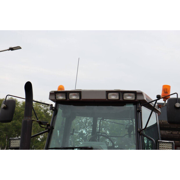 2001 Massey Ferguson 8220-48237223