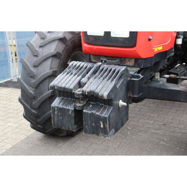 2001 Massey Ferguson 8220-48237226