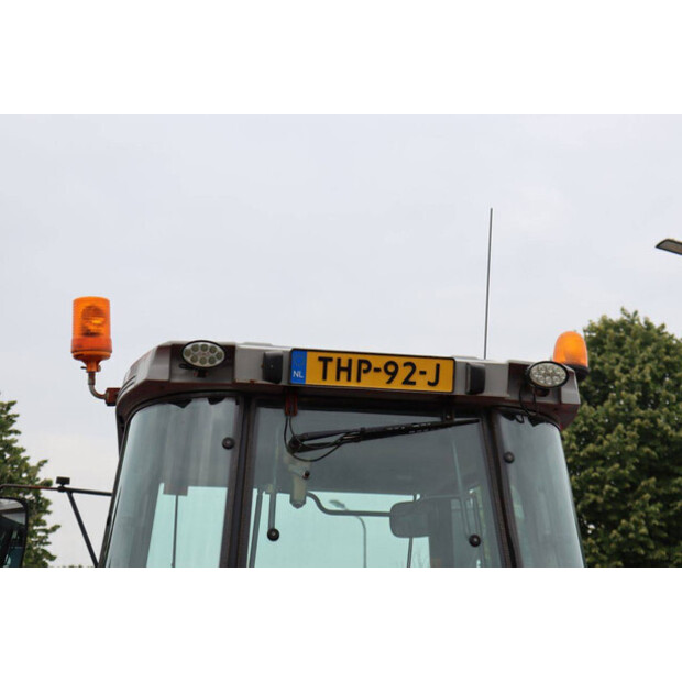 2001 Massey Ferguson 8220-48237231