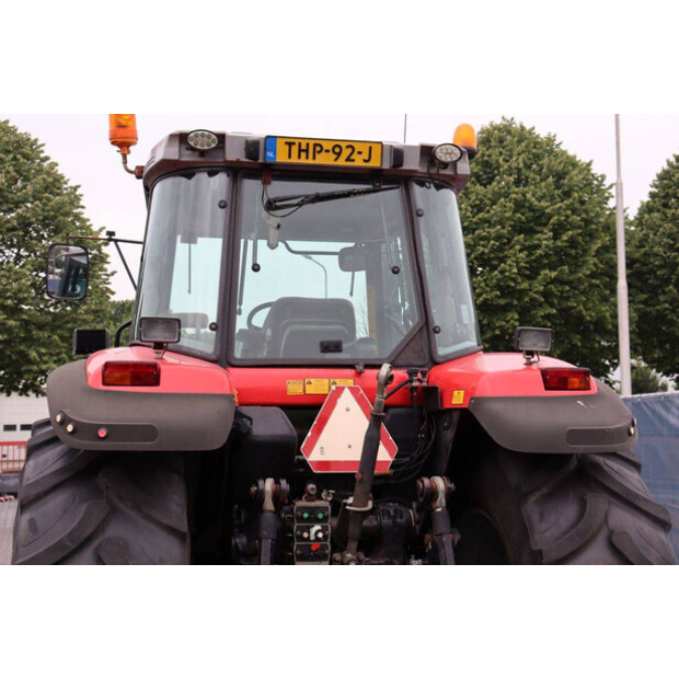 2001 Massey Ferguson 8220-48237232